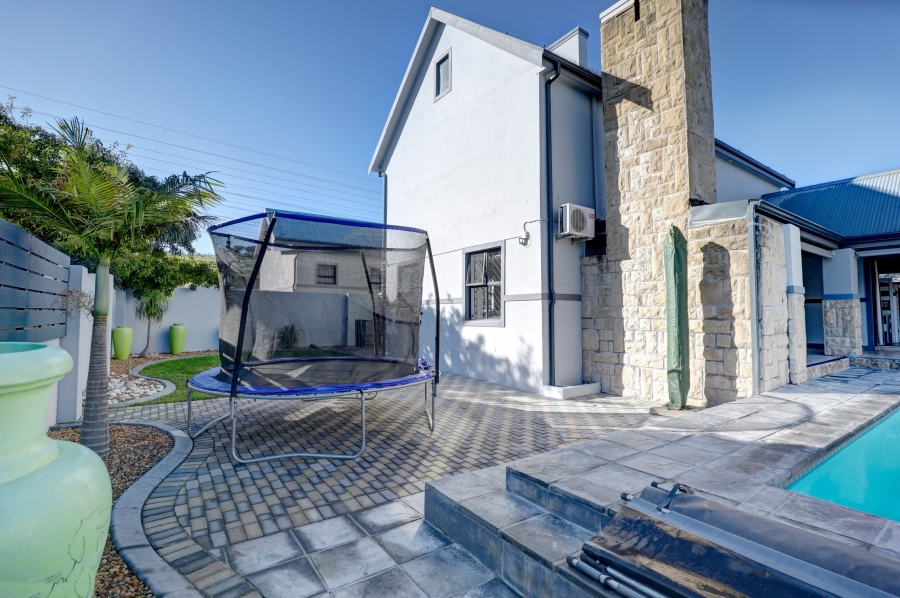 4 Bedroom Property for Sale in Burgundy Estate Western Cape